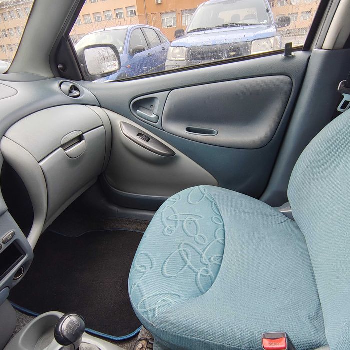 Toyta Yaris 2001