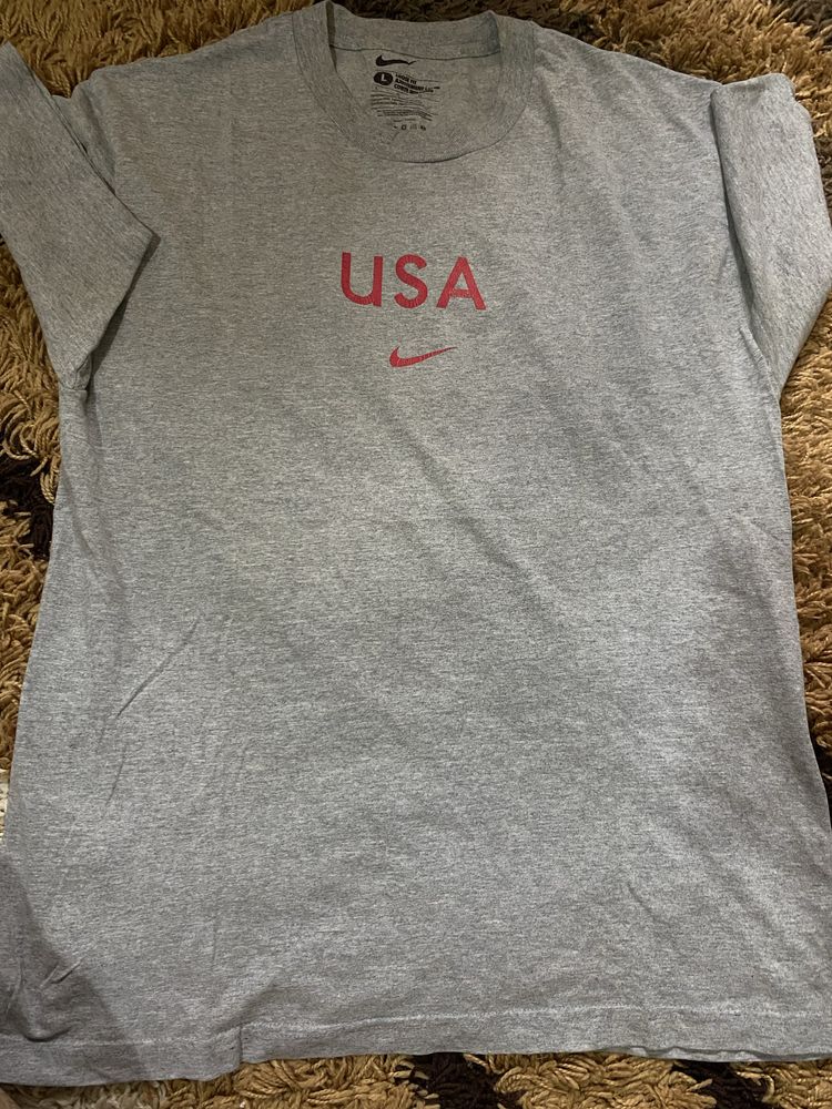 Tricou nike.  USA