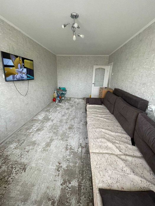 Продам 2-х комнатную квартиру в 8 микрорайоне