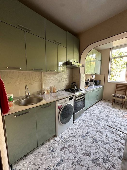 Продаётся 5-комнатная квартира 2-этаж КараКамиш