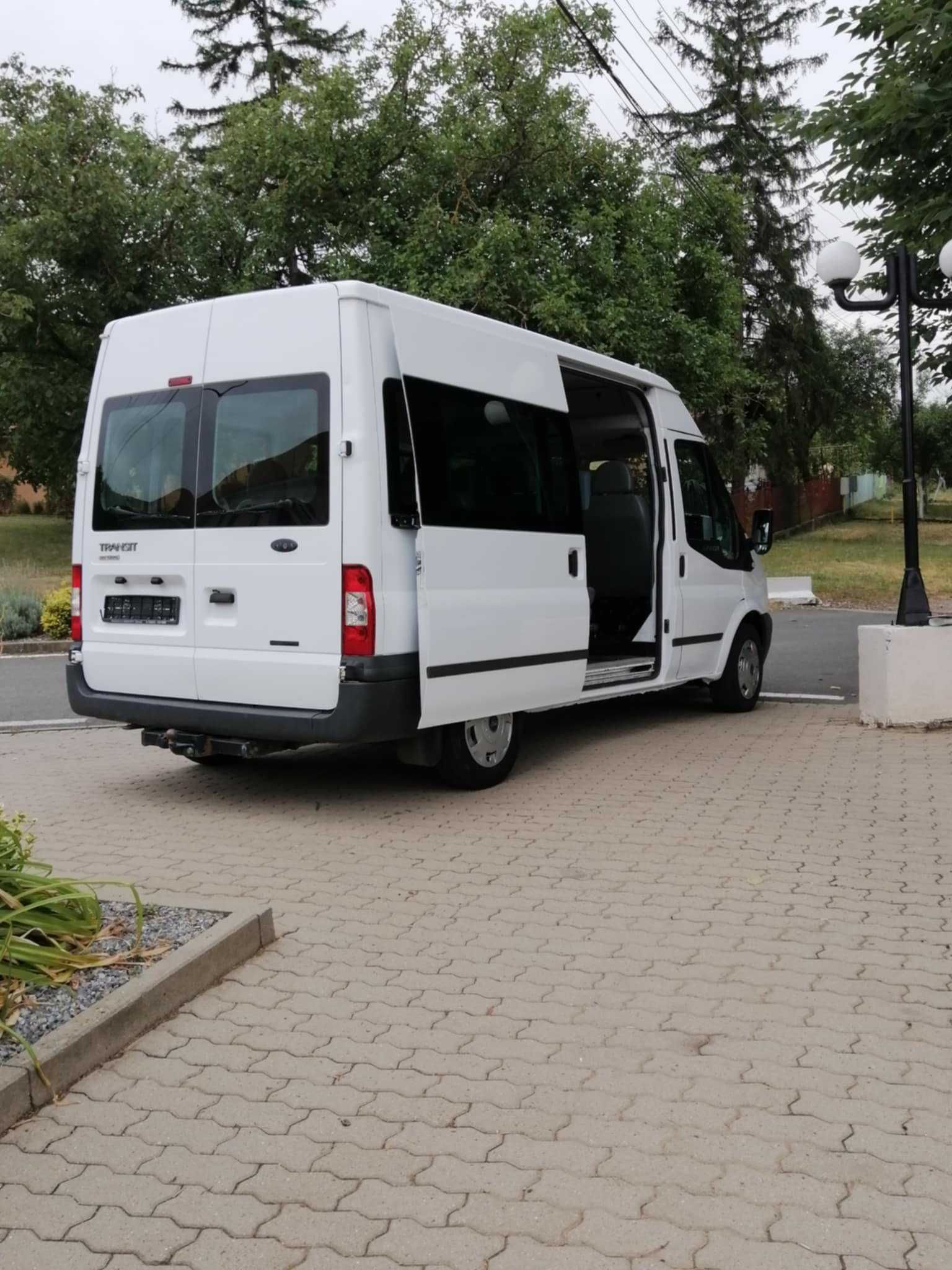 Ford Transit 2011 cu AC  8+1