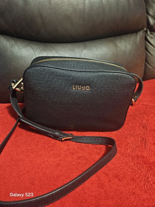 Продавам дамска чанта