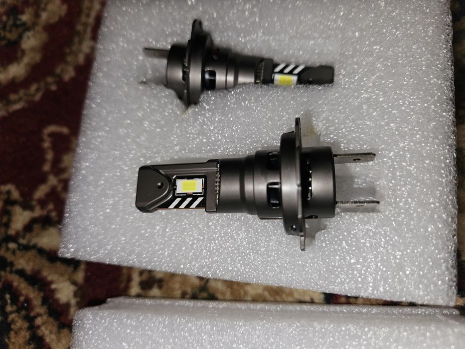 Чисто нови лед полски крушки h7