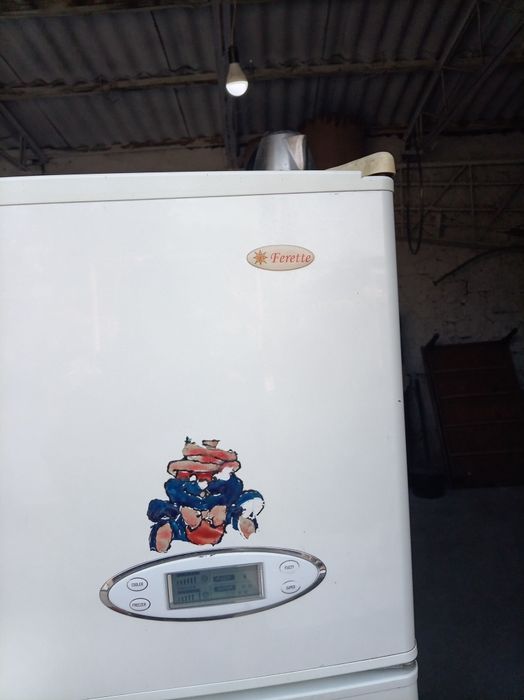 Холодильник Ferette Италия, большой, продаётся сотилади ди, котаси