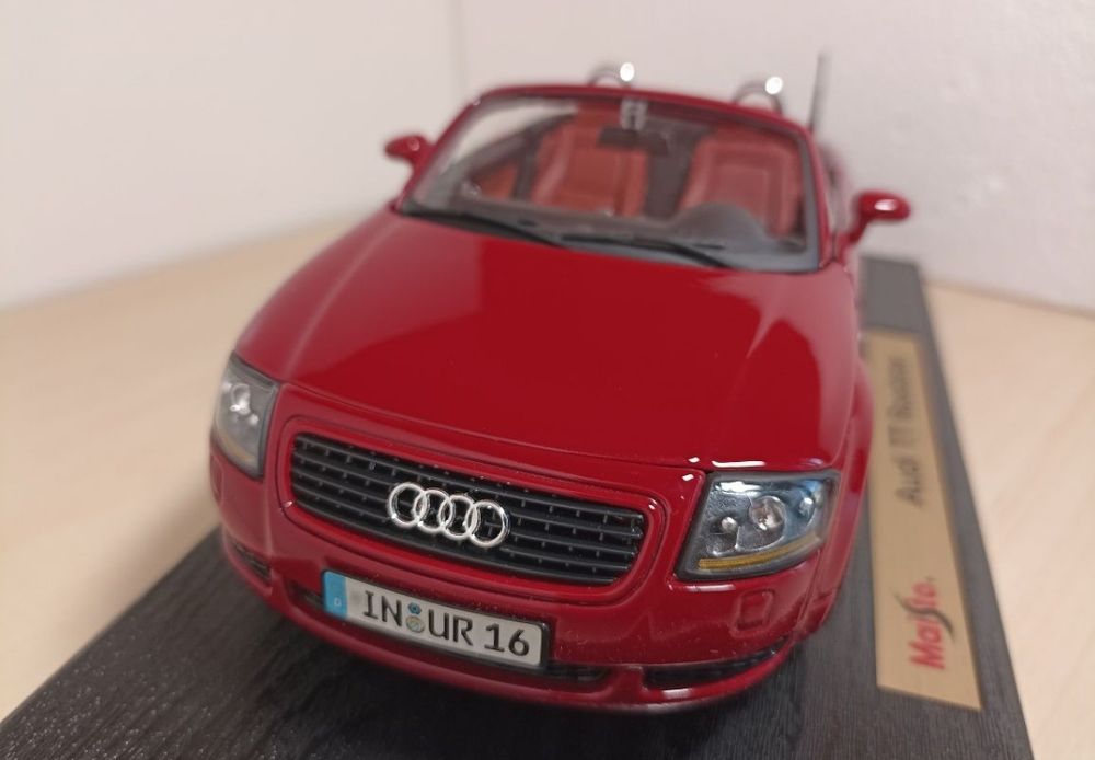 Audi TT maisto 1 18 
Scara 1:18
Maisto 

Fotografiile fac parte din de