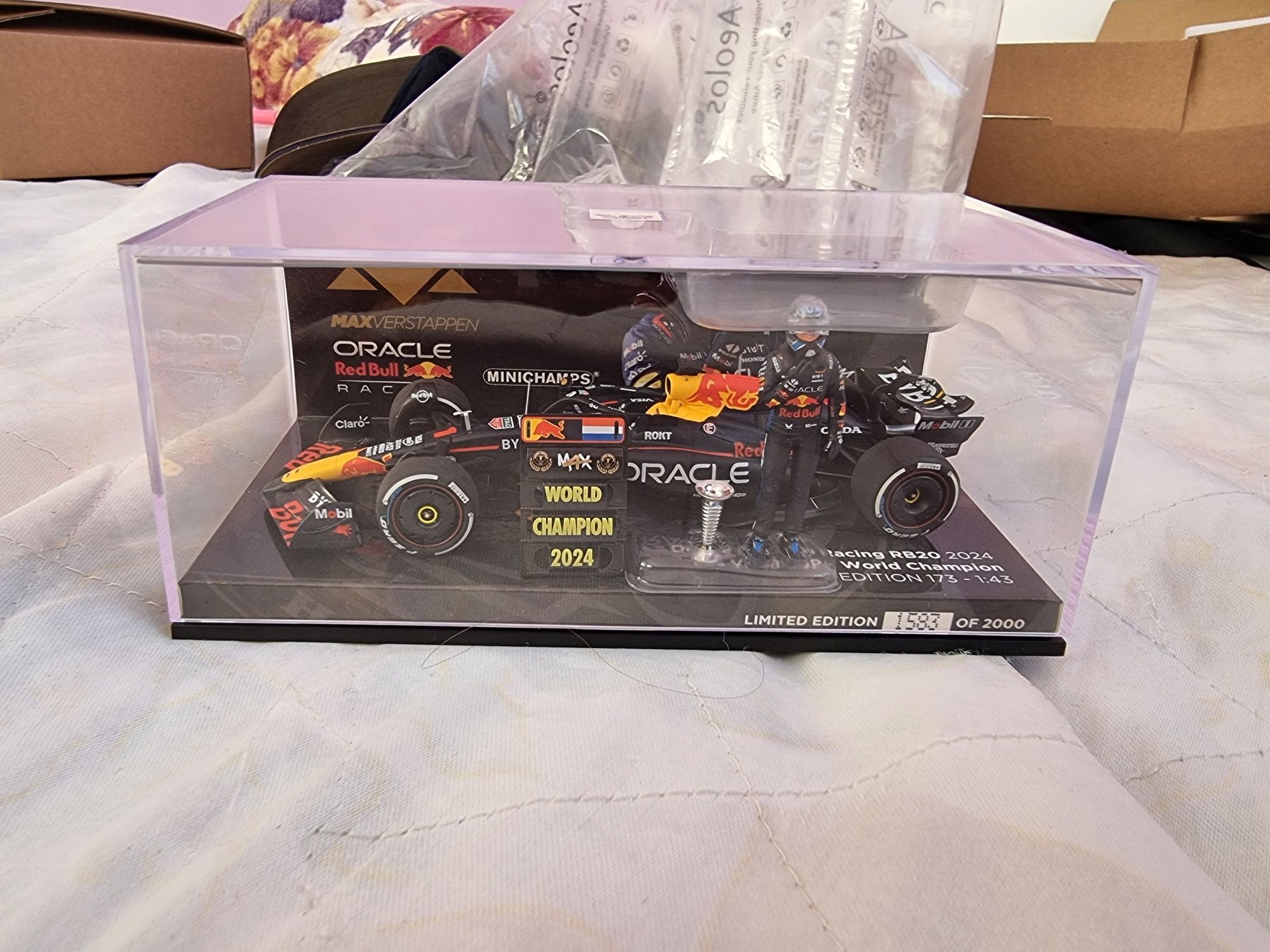Red bull rb20 max verstappen f1 world champion Las Vegas gp minichamps