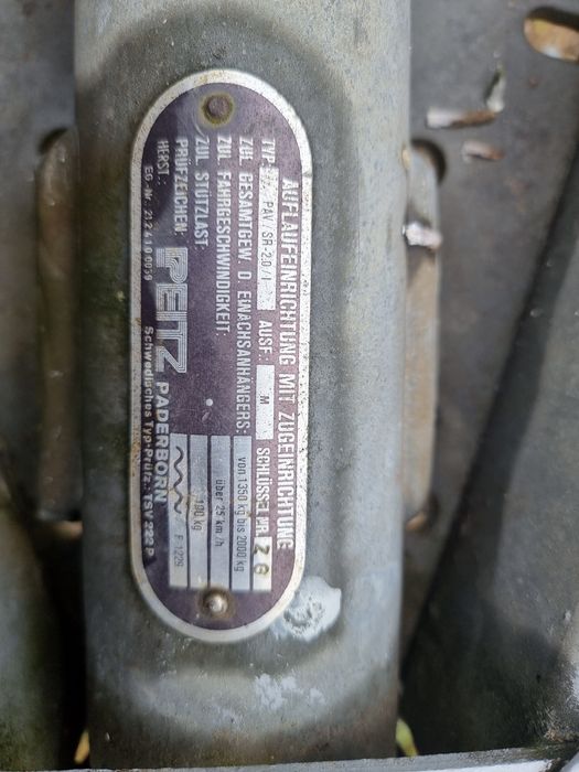 Remorcă axă dublă , 2000 kg.