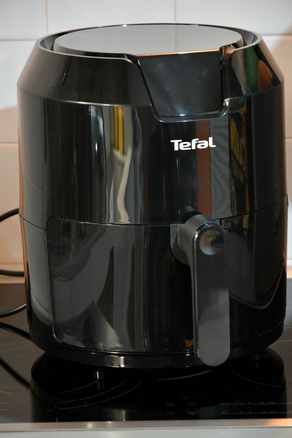 Продавам фритюрник с горещ въздух  еър фрайър TEFAL Easy Fry 4.2 L