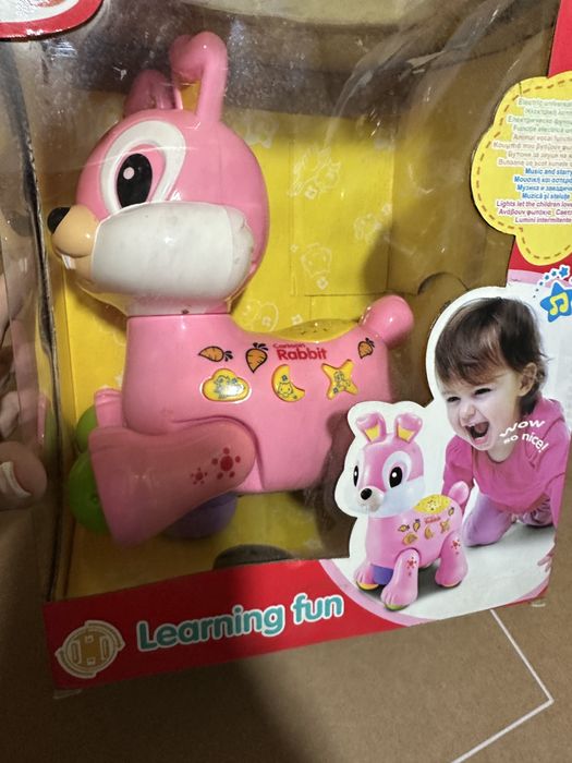 Играчката свети, движи се, свири за деца до 3-4 години