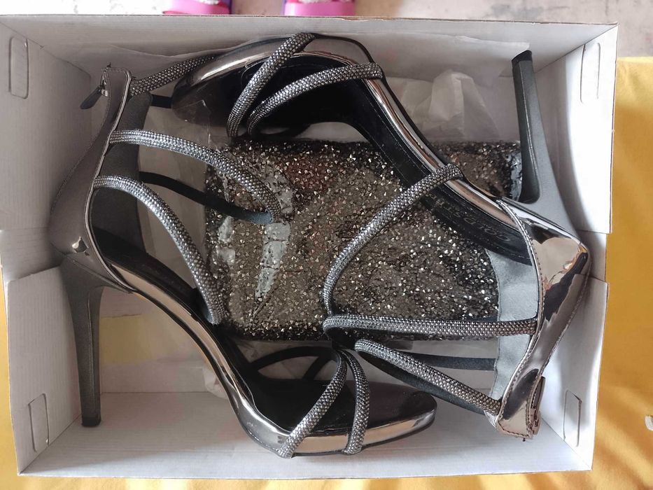 нови бални обувки 38н. и чанта 95 лв