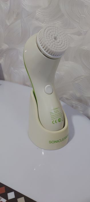 Аппарат для очищения лица SONICLEANSE