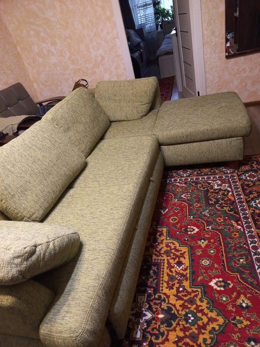 Диван угловой зеленый