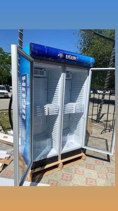 Холодильник витринного типа UGUR USS 748 D2KL