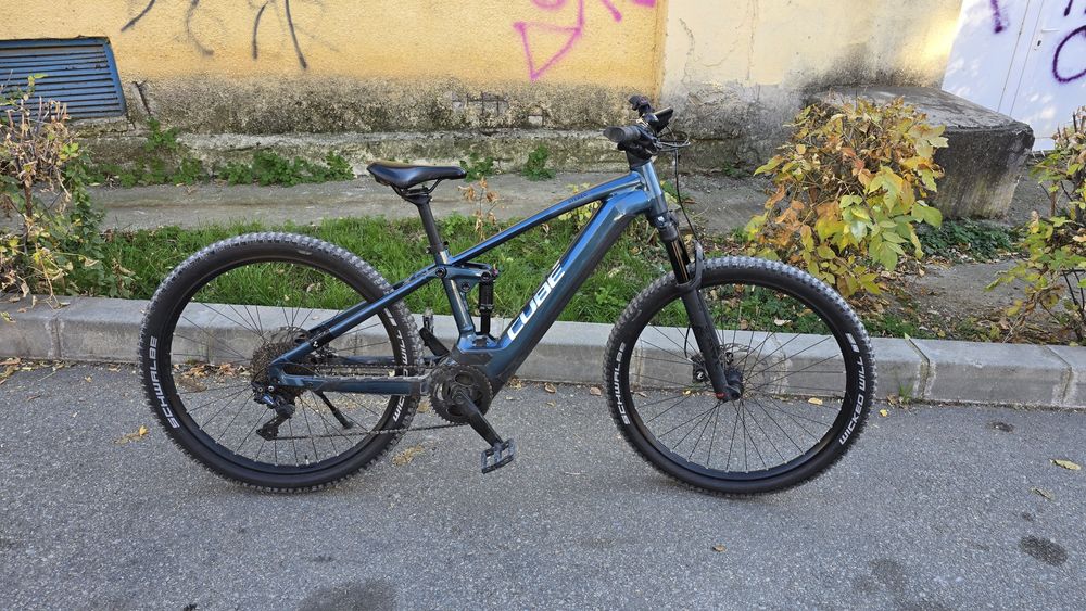 Bicicleta Cube 120 stereo electrica smart 750wh