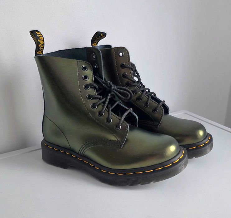 Dr Martens noi 37 piele 390 lei