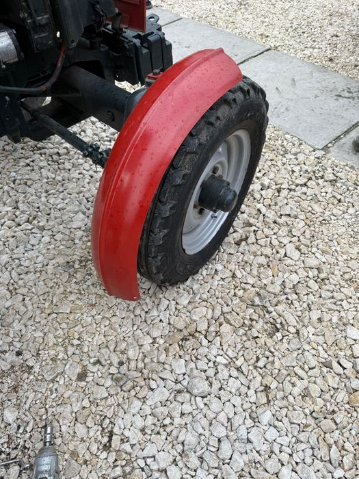 Aripi (aparatoare) roți fata tractor Utb/Fiat