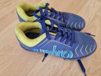 Детски футболни обувки umbro