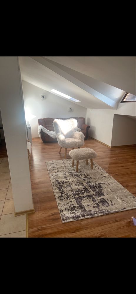 De inchiriat apart 3camere Campina 1800lei
