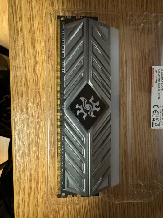 Memorie RAM XPG 16 Gb 3200 MHz CL16