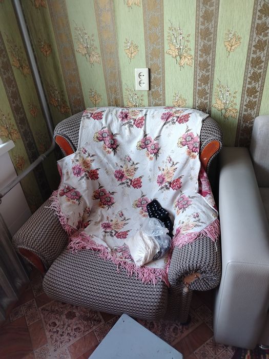 2 кресла за 2000 продам