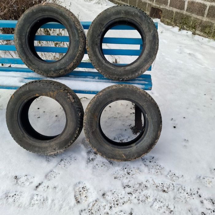 Комплект шипованной зимней резины 195/65/15