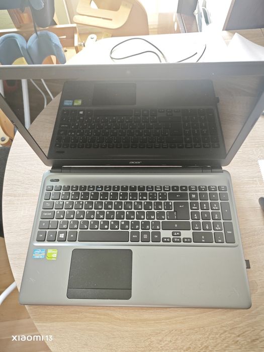 Laptop acer E1-570G