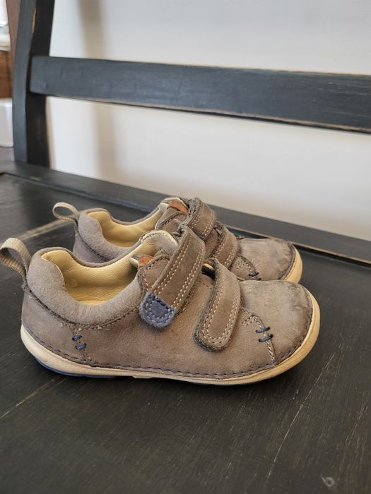 Incaltaminte unisex, mărimea 22, marca Clarks, din piele