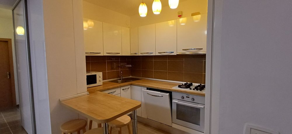 Inchiriez apartament 3 camere Eroilor