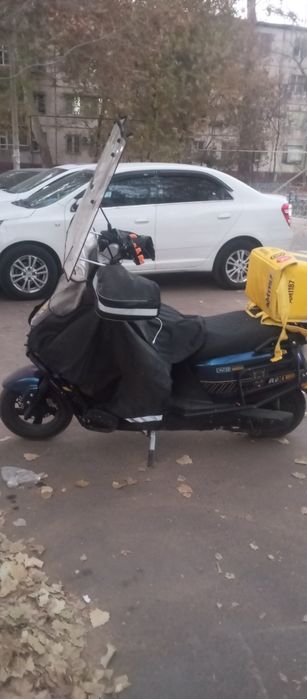 Skuterga zontik va oyoq yopgich kamplekt