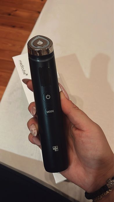 Уред Medicube Age Pro