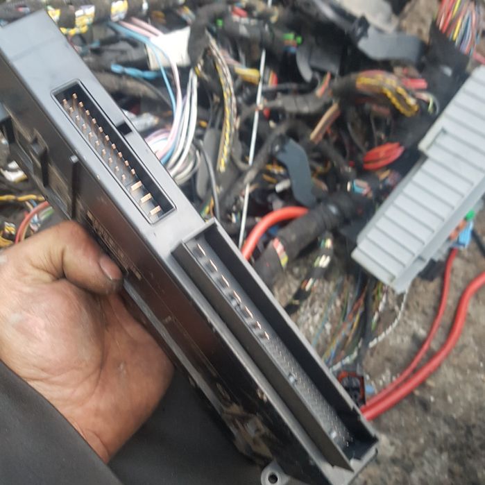 Бушониера за БМВ е90 2.0д 163кс