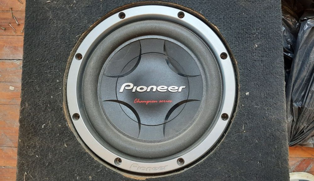 Продавам пасивен субуфер 12" Pioneer TS-W307D2