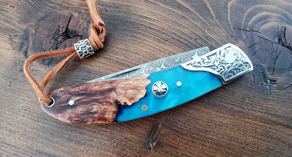 Cutit briceag Damasc VG10 Hunter DAO, maner lemn rasina, vanatoare