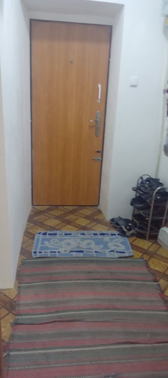 Dom 2 chi etaj sina zavod yonida yangi remont qilingan