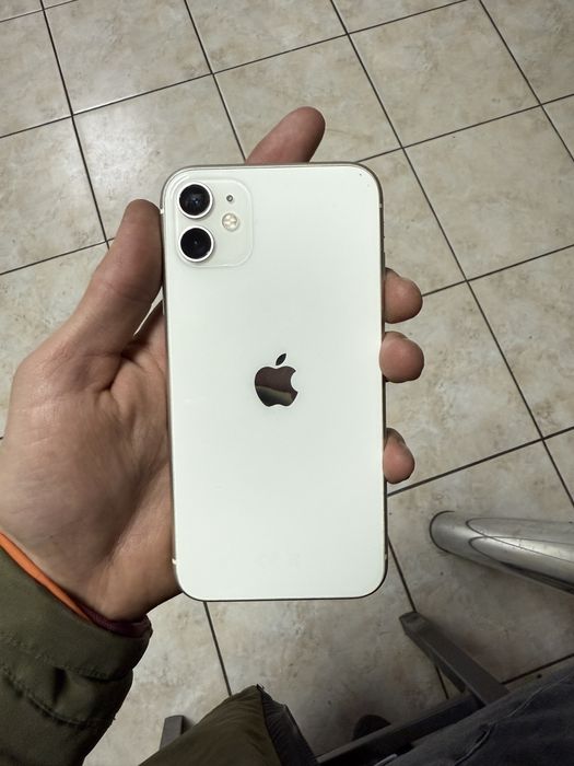 Продается iPhone 11 64gb