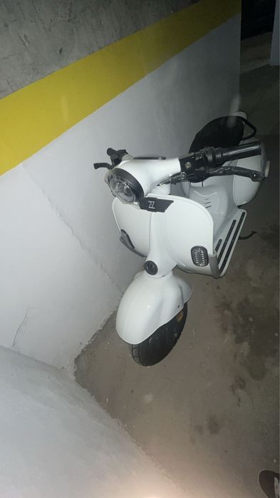 Scuter electric Quazzar e-Divine Plus – 0 km, ca nou