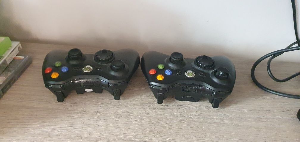 Consola xbox 360 + incarcator +kinet+5 jocuri