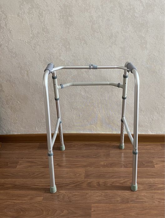 Продается  ходунки