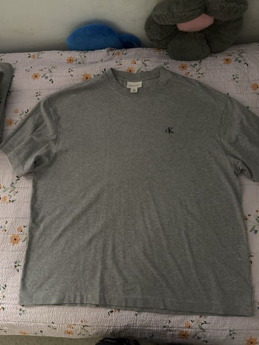 Calvin Klein серая футболка оверсайз
