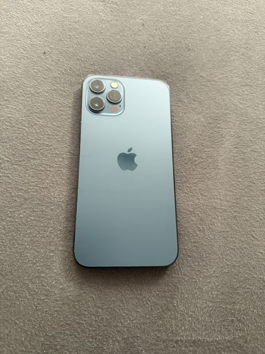 iPhone 12 Pro / 256GB