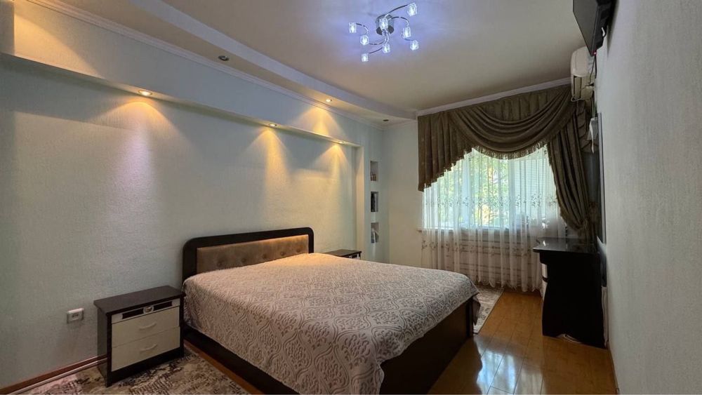 Продается Ц5 ор-р Lacoste, внутри квартала,  3/2/4 70м2 кирпич, ТОРГ
