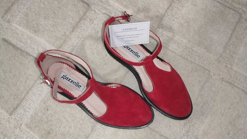 Pantofi damă Gazelle,mărime 36, piele întoarsă, roșii,bareta pe glezna