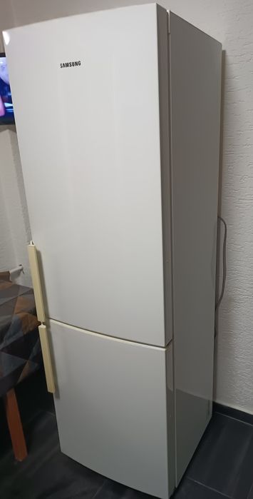 Хладилник samsung