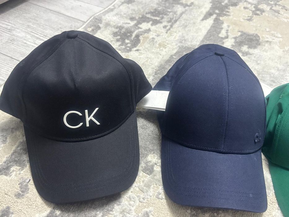 Vind șapcă Calvin Klein