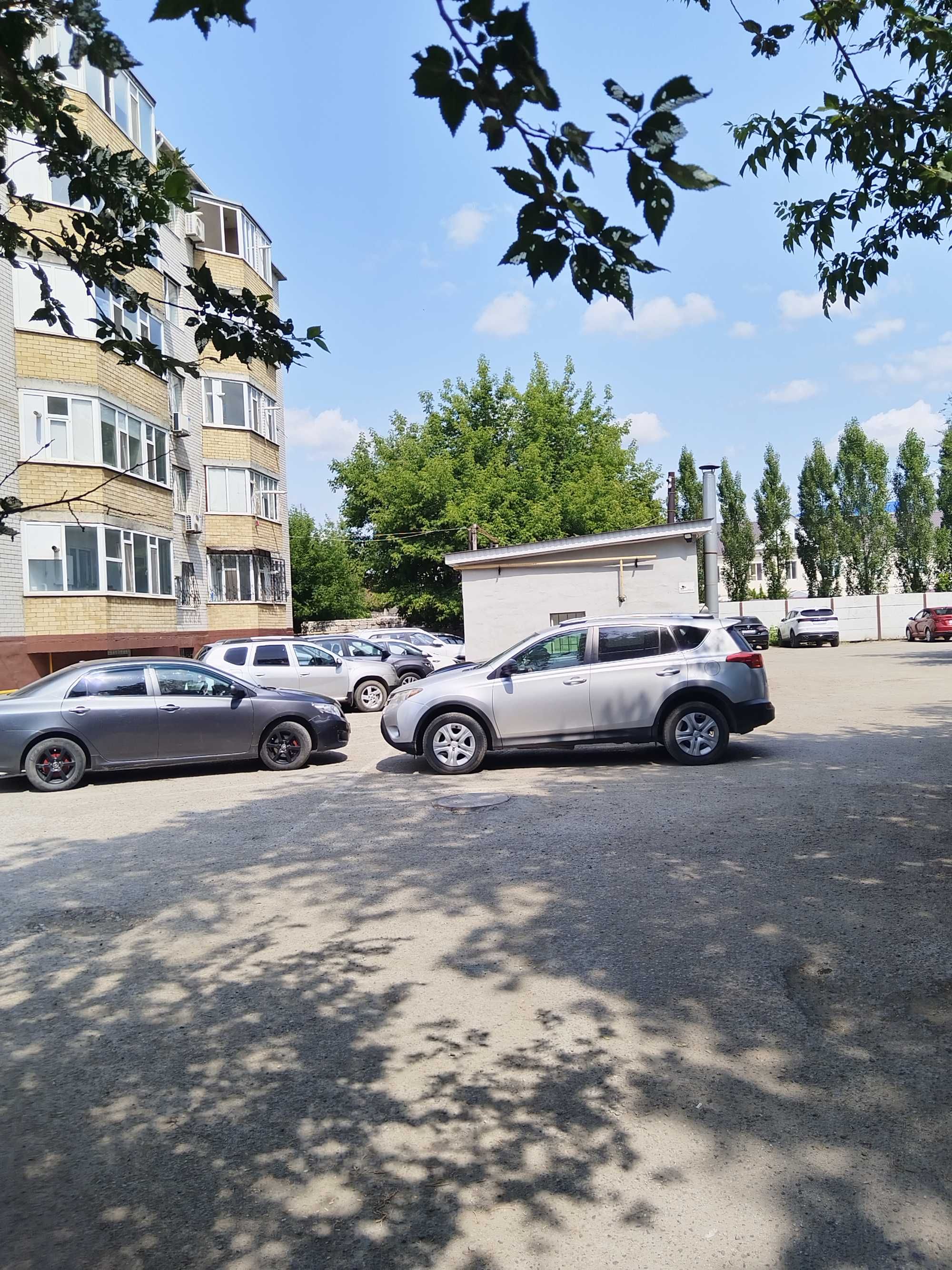 Продаётся  гараж.