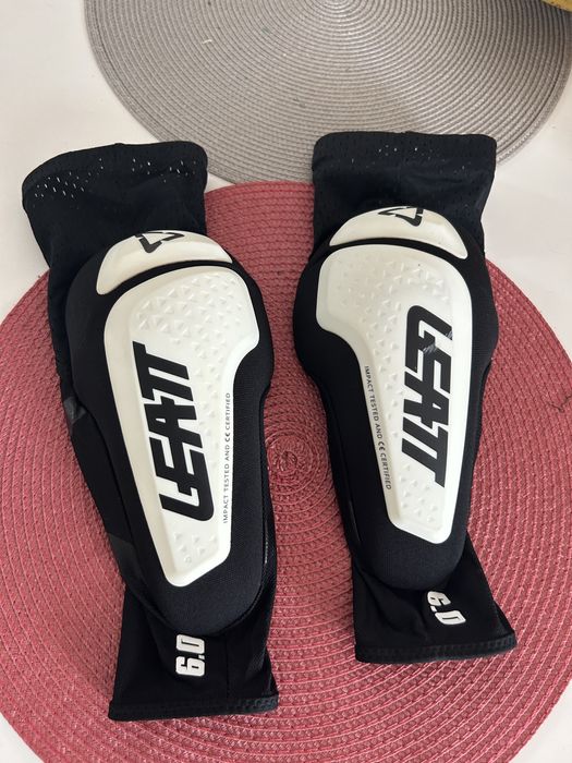 Cotiere Leatt 3DF 6.0 - Alb/Negru marimea L