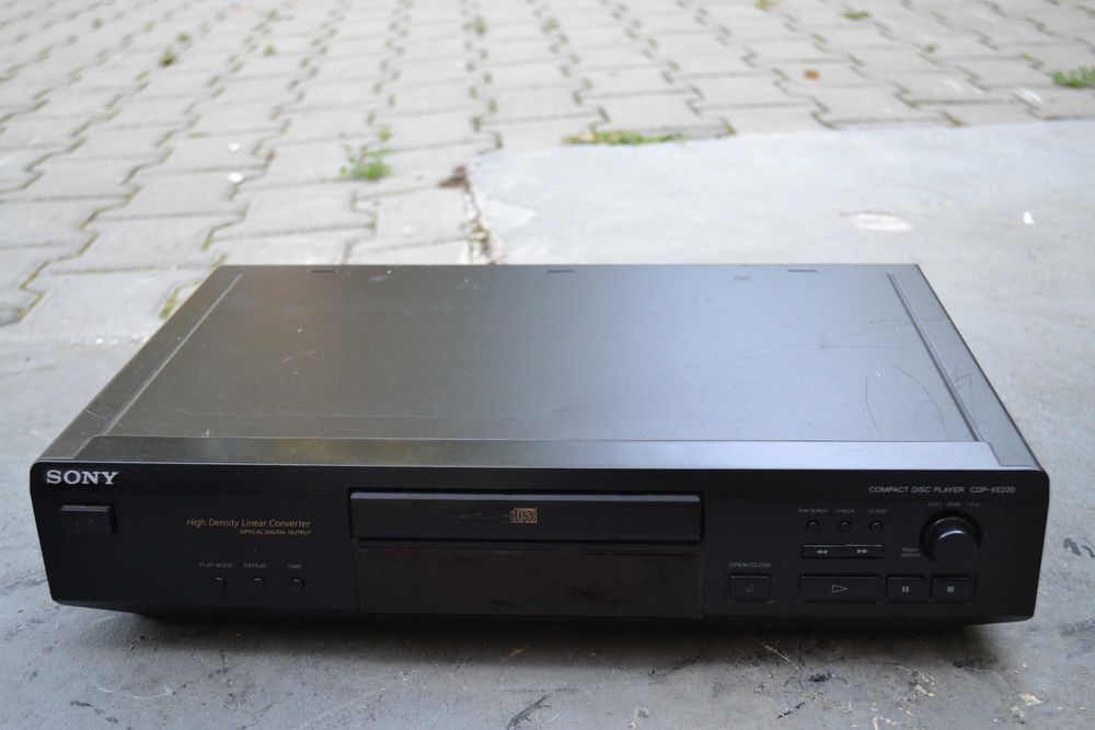 Cd player Sony CDP XE 220