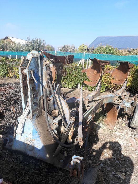 Vand plug pentru tractor de 140 cai