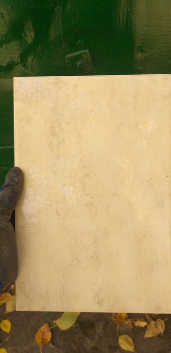 Продам плитку кафельную.