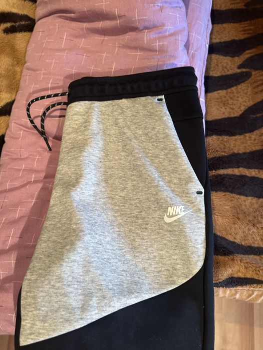 Pantaloni Originali Nike Tech